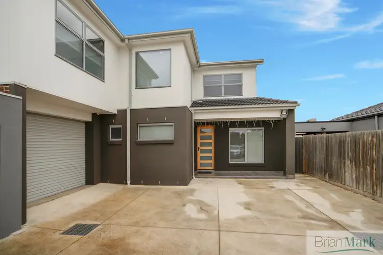 2/54 Kookaburra Avenue, Werribee VIC 3030