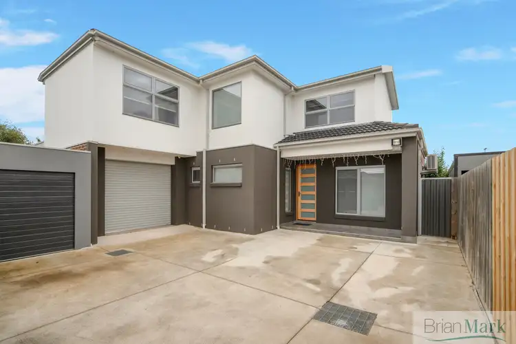 2/54 Kookaburra Avenue, Werribee VIC 3030