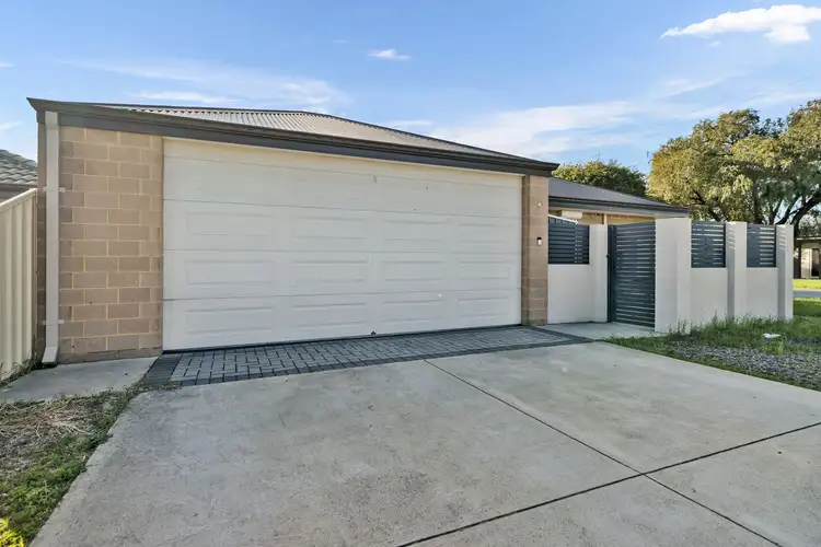 29 Wicklow Street, Thornlie WA 6108