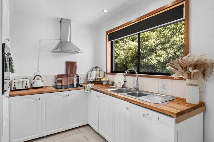 Fifth view of Homely house listing, 10 Hawthorn Drive, Kingston TAS 7050