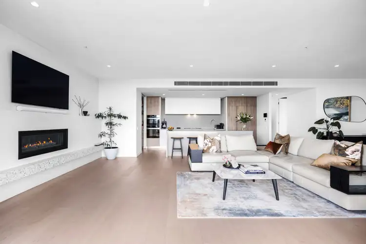 601/59 Stables Circuit