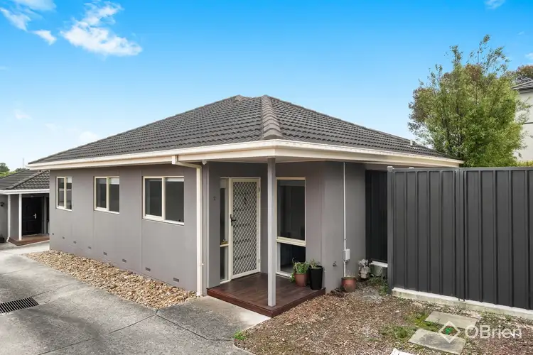 2/4 Paton Crescent