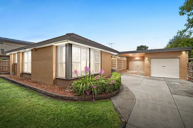 4 Palm Beach Crescent, Mount Waverley VIC 3149