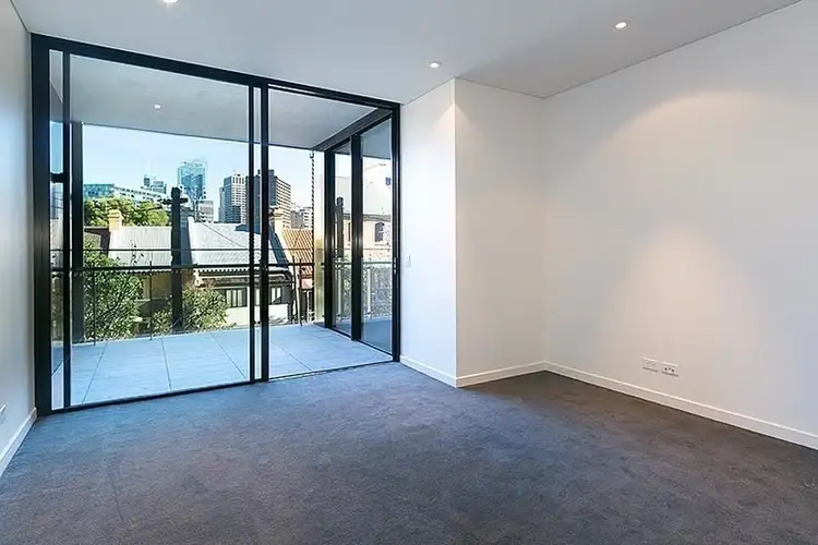 16/299 Forbes Street