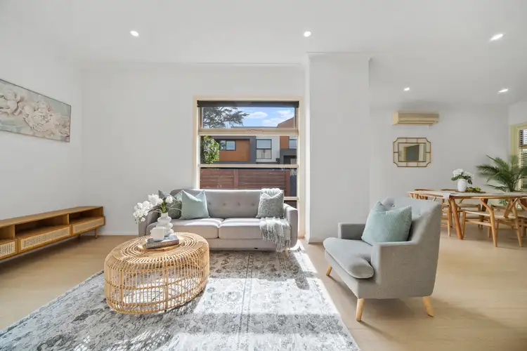 1/14 Mccubbin Street