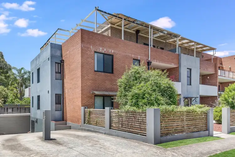 9/572-574 Woodville Road