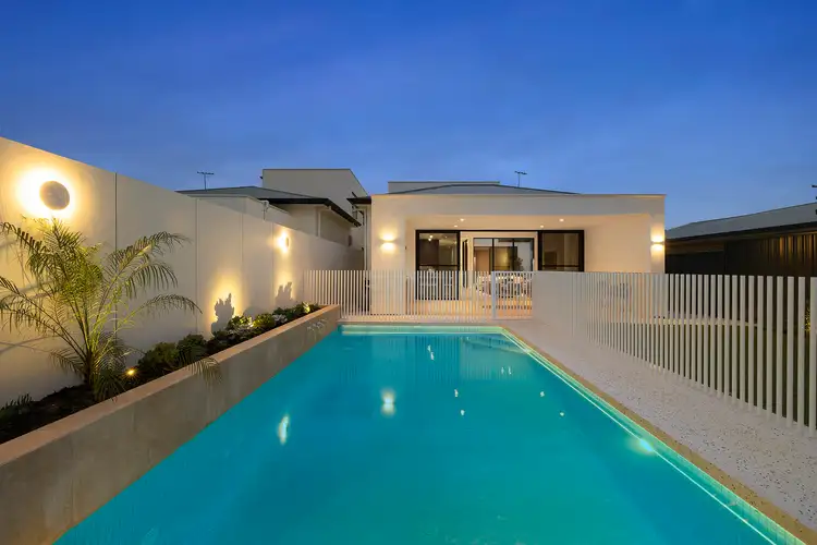 8 Peroomba Avenue, Kensington Gardens SA 5068