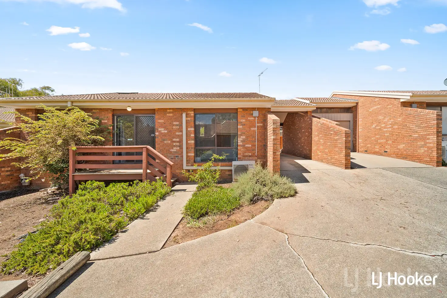 Main view of Homely townhouse listing, 2/12 Lazarus Crescent, Queanbeyan NSW 2620
