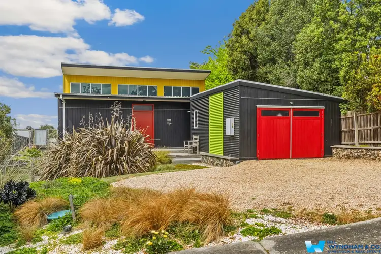 16 Clifton Close, Wy Yung VIC 3875