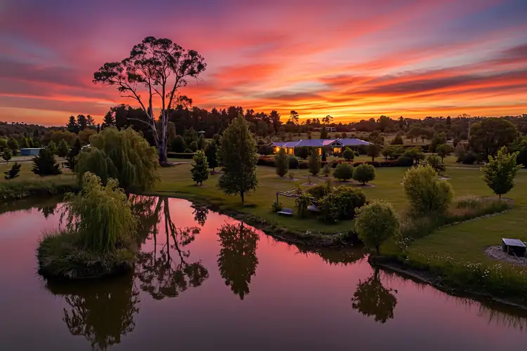 175 Boorolong Road, Armidale NSW 2350