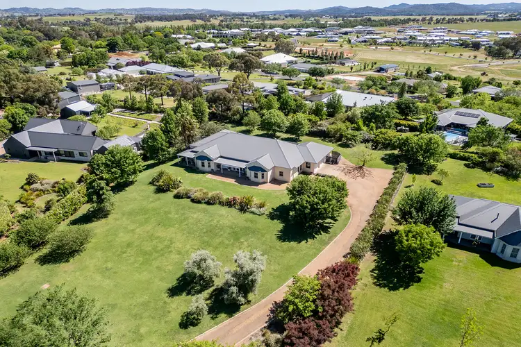 18 Robert Hoddle Grove, Mudgee NSW 2850