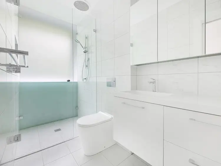 Fifth view of Homely apartment listing, 2/37 New Beach Road, Darling Point NSW 2027