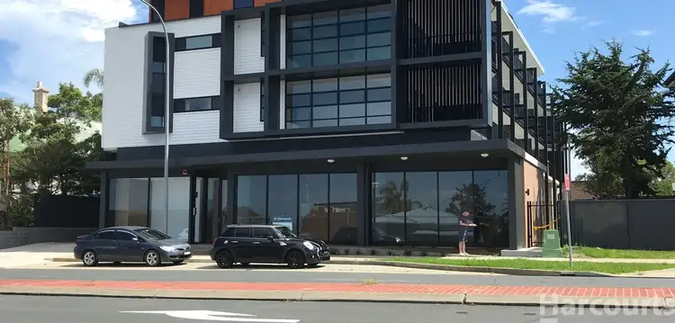 8/4 Hastings River Drive