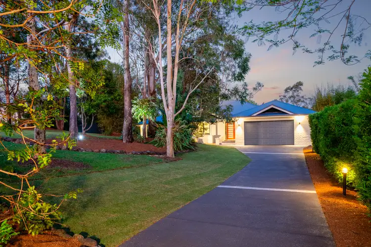 8 Bird Place, Pullenvale QLD 4069