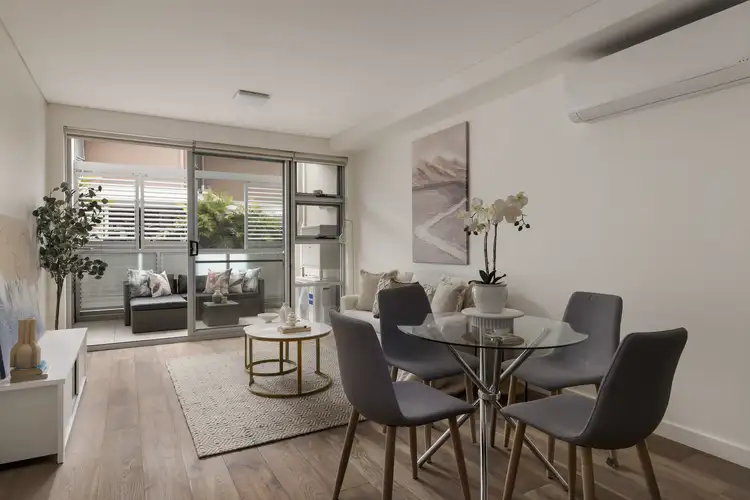 10/277 Canterbury Road