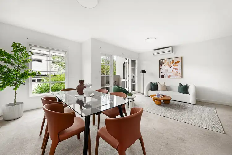 16/221 Dandenong Road