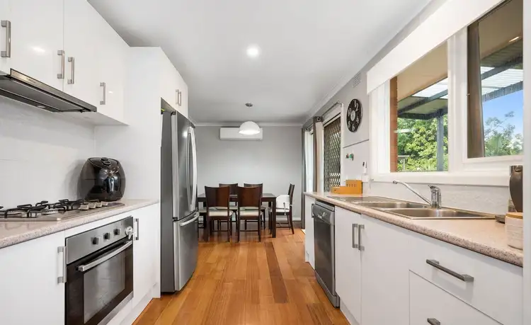 Second view of Homely house listing, 7 Regis Court, Watsonia VIC 3087