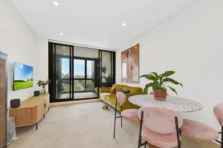 298/213 Princes Highway