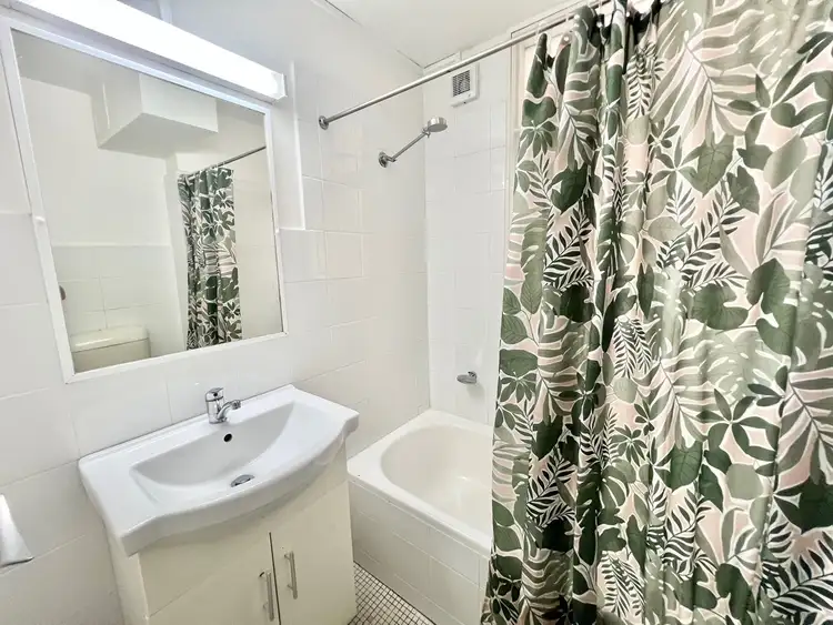 Fifth view of Homely apartment listing, 7/51 Roslyn Gardens, Elizabeth Bay NSW 2011