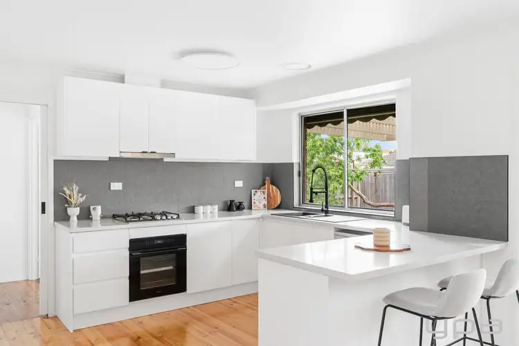 Fifth view of Homely house listing, 6 Somerset Close, Werribee VIC 3030