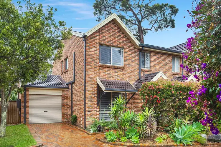 15/19 Owen Jones Row