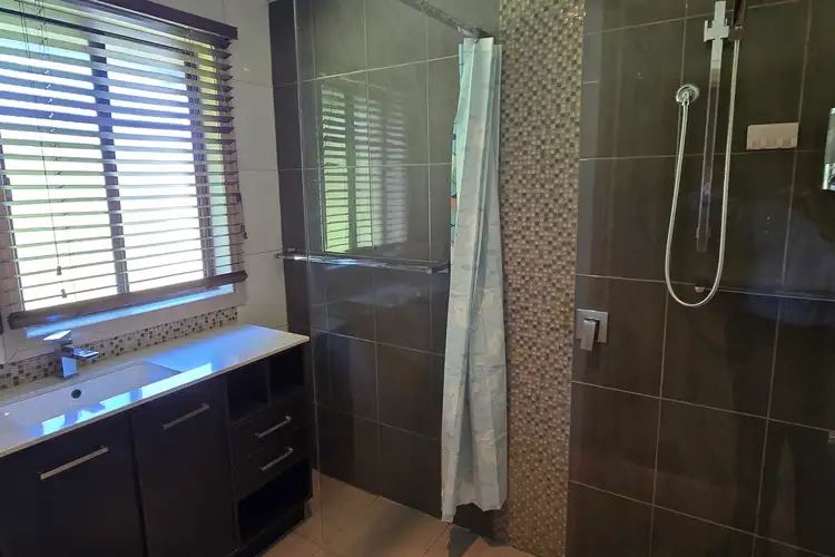 Fifth view of Homely house listing, 8 Linlithgow Way, Melton West VIC 3337