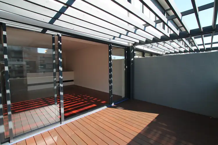 C76/240 Wyndham Street