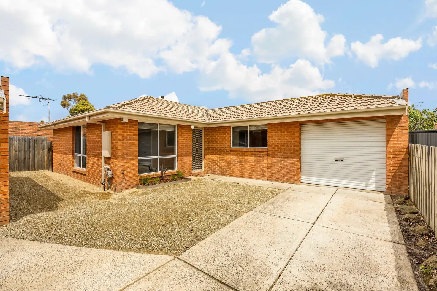 Main view of Homely unit listing, 2/64 Dundee Way, Sydenham VIC 3037