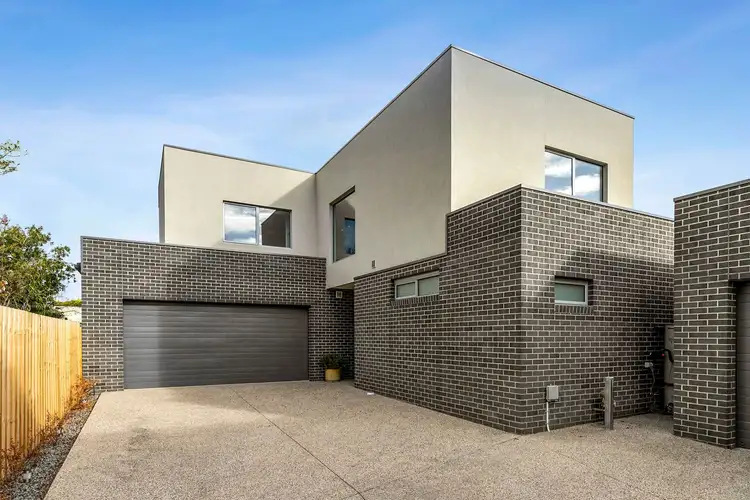 3/7 Toyne Avenue, Hamlyn Heights VIC 3215