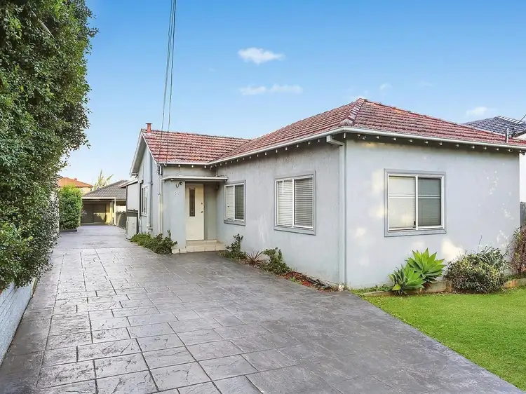 25 Lascelles Avenue, Greenacre NSW 2190