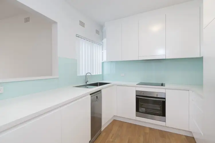 12/4 MacPherson Street