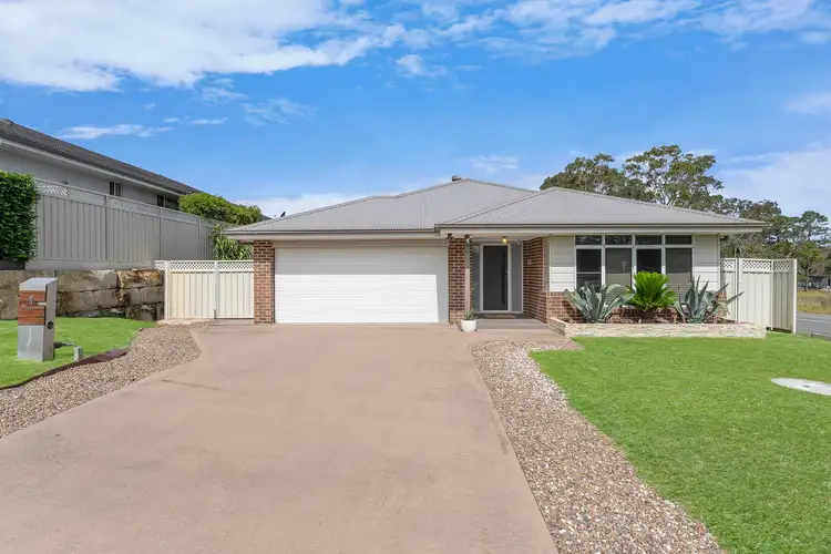 1 Sirocco Drive, Wadalba NSW 2259