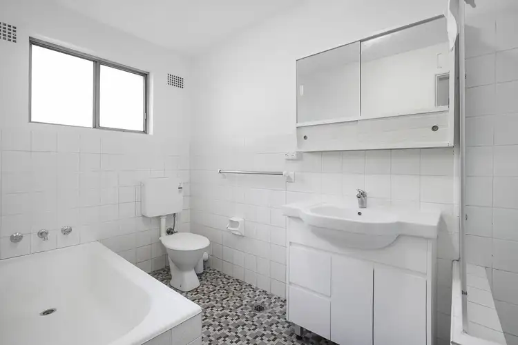 Fifth view of Homely apartment listing, 2/39 Calliope Street, Guildford NSW 2161