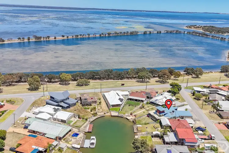 4 Woolah Place