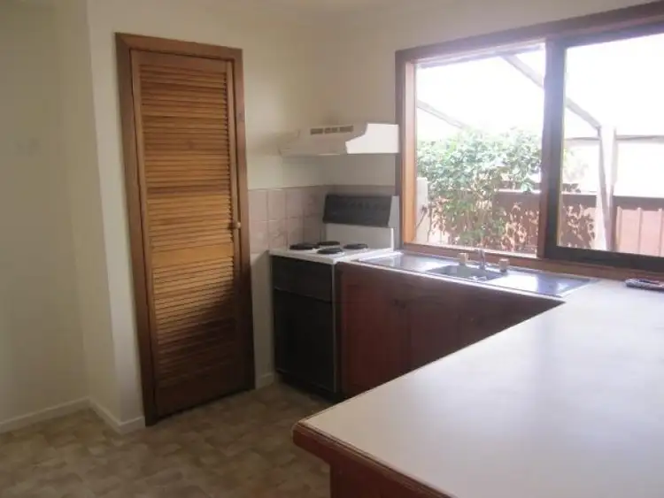 Second view of Homely house listing, 2 Rosendale Court, Echuca VIC 3564