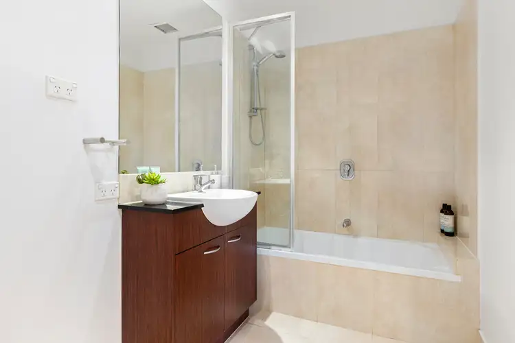 Fifth view of Homely apartment listing, 212/5 Alma Road, St Kilda VIC 3182