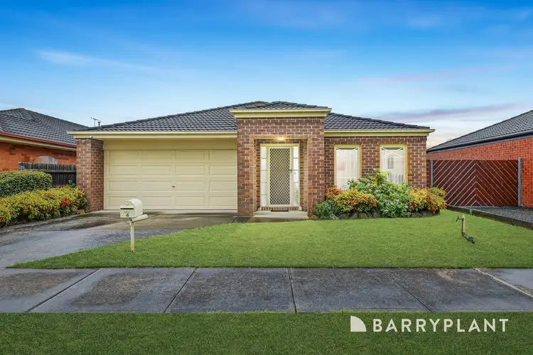 4 Camelia Way, Pakenham VIC 3810