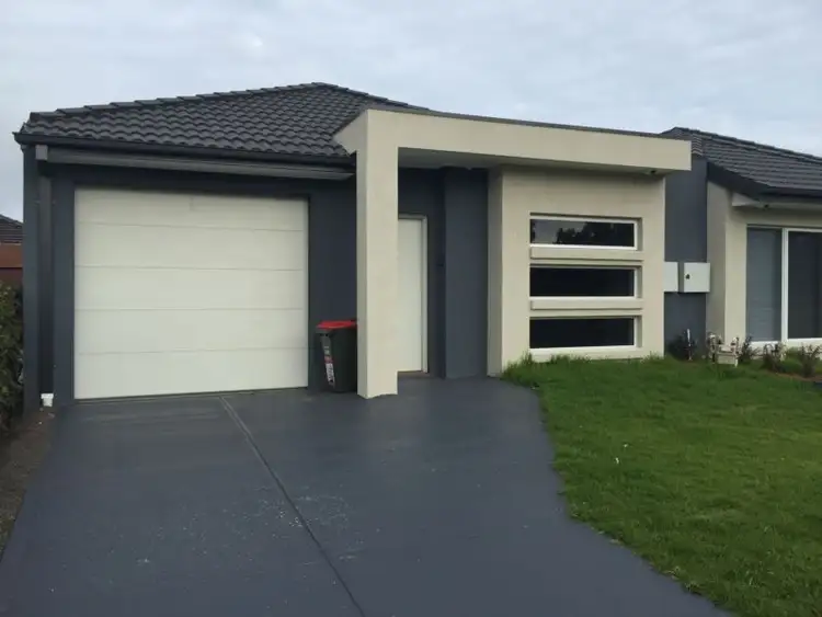 1/39 Aylesbury Crescent, Gladstone Park VIC 3043