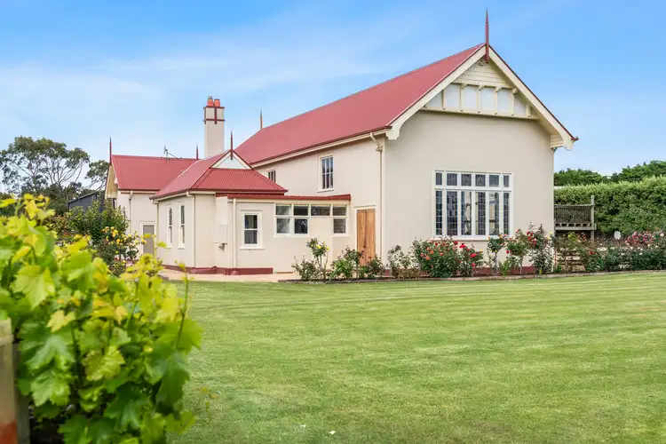 7 River Road, Woodford VIC 3281