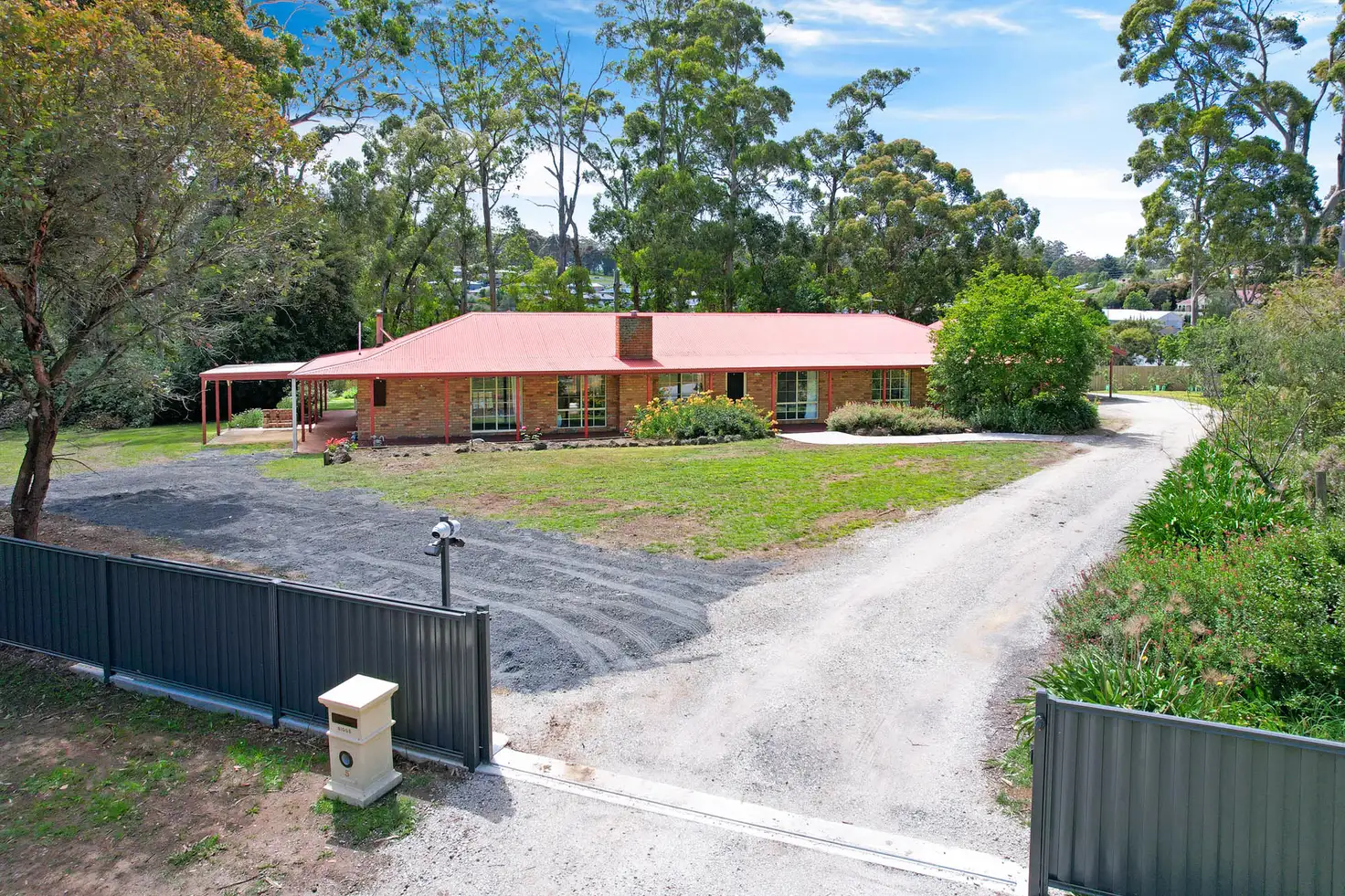 Main view of Homely house listing, 5 Elizabeth Close, Drouin VIC 3818