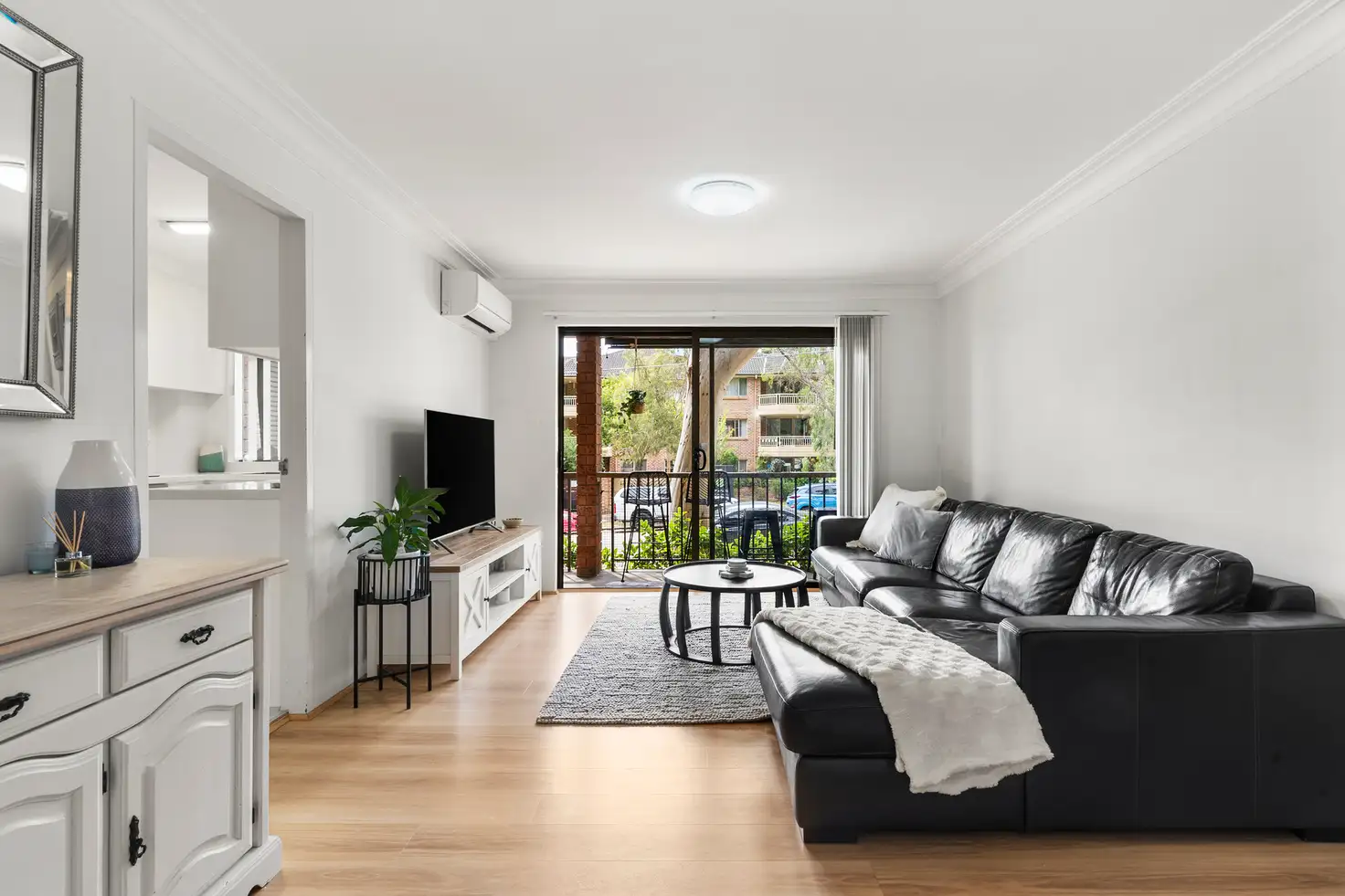 Main view of Homely unit listing, 2/63-69 Auburn Street, Sutherland NSW 2232