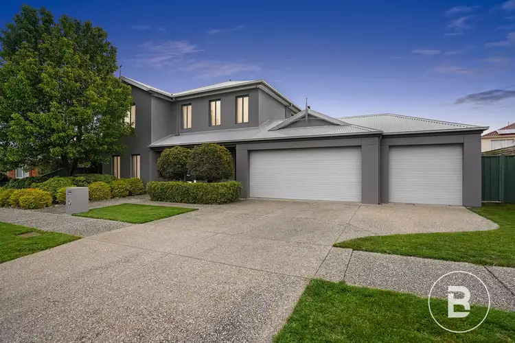 35 St Helens Avenue, Lake Gardens VIC 3355