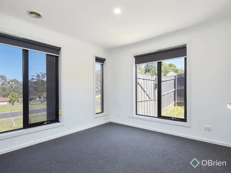 Sixth view of Homely house listing, 2 Palm Square, Drouin VIC 3818