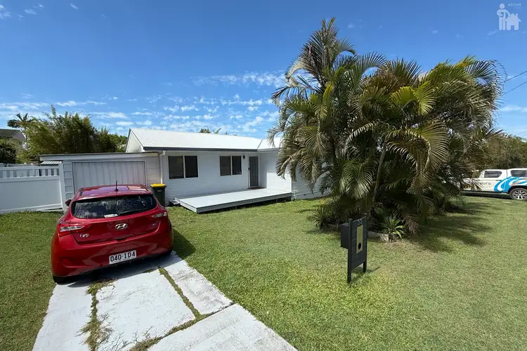 33 John Street, Scarness QLD 4655