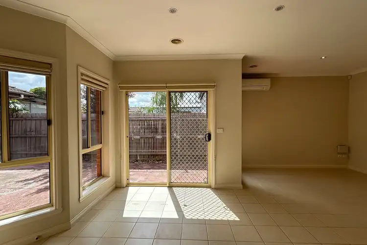 Fifth view of Homely unit listing, 2/14 Carol Grove, Tullamarine VIC 3043