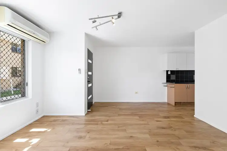 1/59 Bayview Street, Runaway Bay QLD 4216