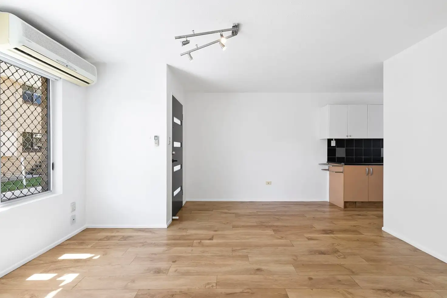 Main view of Homely unit listing, 1/59 Bayview Street, Runaway Bay QLD 4216