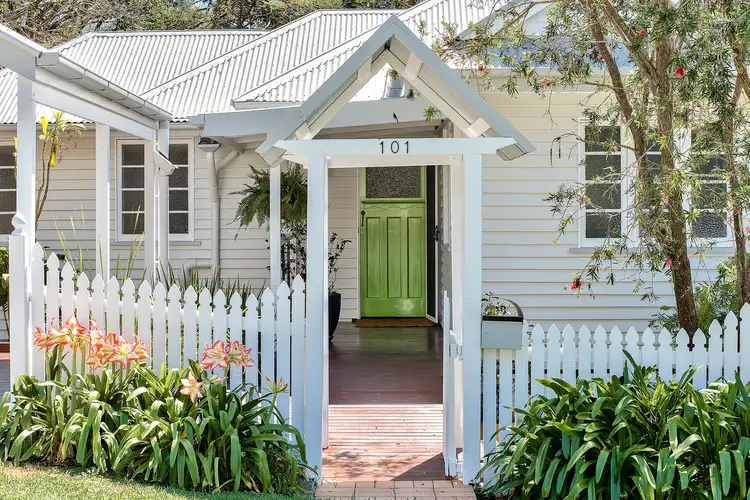 101 Fletcher Parade, Bardon QLD 4065