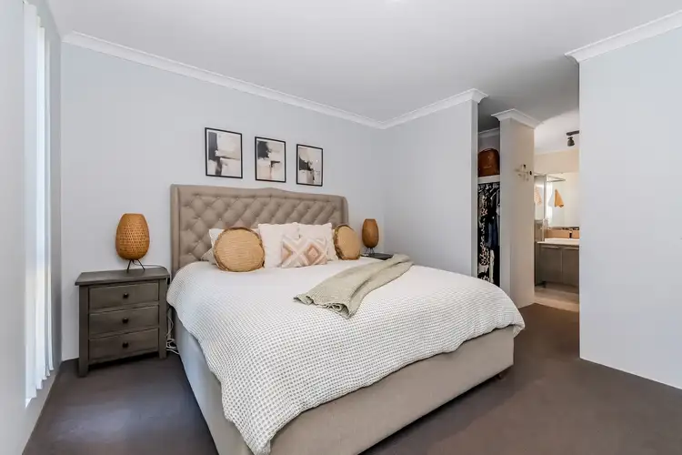 Sixth view of Homely house listing, 4 Lentara View, Hilbert WA 6112