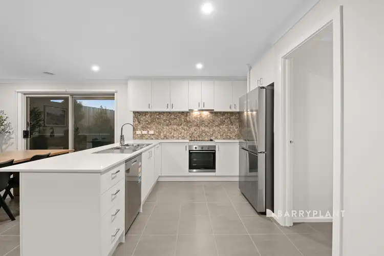 Second view of Homely house listing, 5 Teressa Way, Pakenham VIC 3810